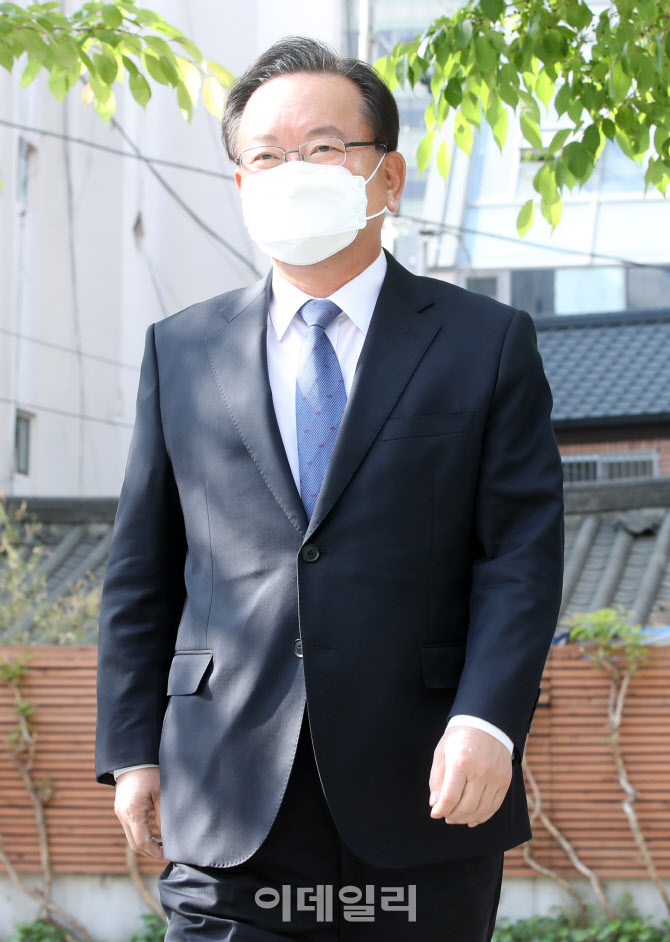 [포토]김부겸 국무총리 후보자, 인사청문회 준비사무실로 출근