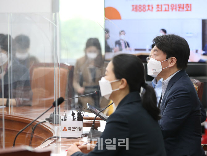 [포토]안철수 대표, '재보선 민심 수용, 잘못된 조세 정책 바로잡아야'