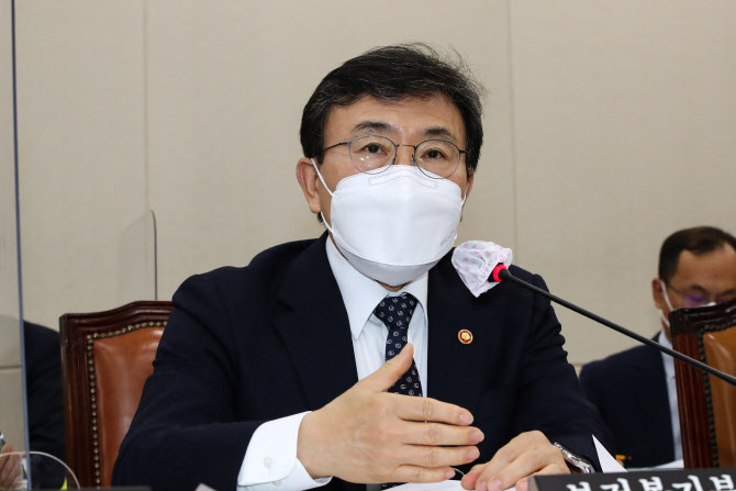 권덕철 "백신 공급 차질 없어, 접종 순서 오면 맞아달라" 자신감
