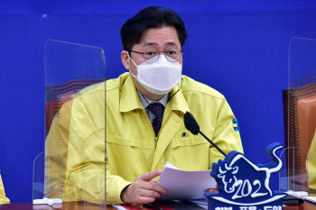 홍익표 "부동산 특위, 종부세 다루더라도 `후순위`"