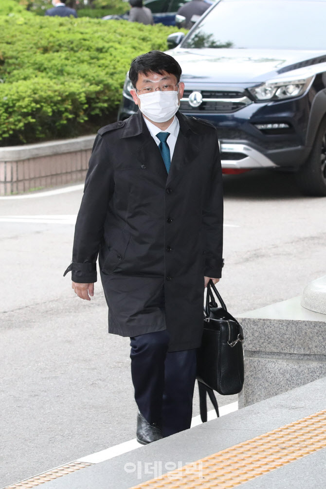 [포토]서부지법에 온 도태우 변호사