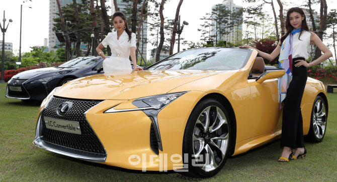 [포토]렉서스코리아, 플래그십 스포츠카 'LC 500 컨버터블' 공식 출시