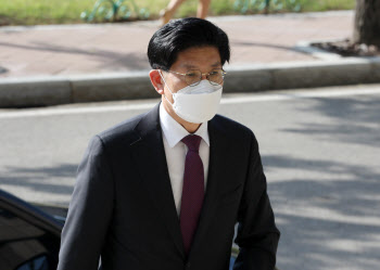 고용부 "노형욱 차남 실업급여 부정수급 조사하겠다"