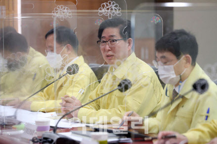 "온실가스 줄이자, 공항 건설은 빼고"…충남도 모순적 환경정책 '도마위'