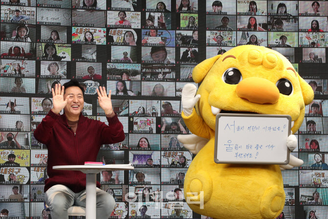 [포토]오세훈 시장, 내친구서울 어린이기자단과 인사