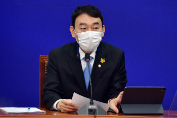 김용민 "유시민 기소, 검찰권 남용에 정치적 의도 의심"