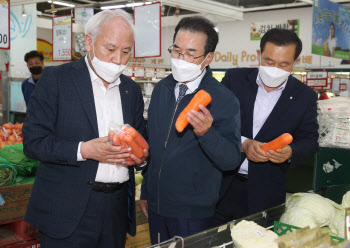 제주 찾은 이성희 농협회장 “농축산물 유통 혁신”