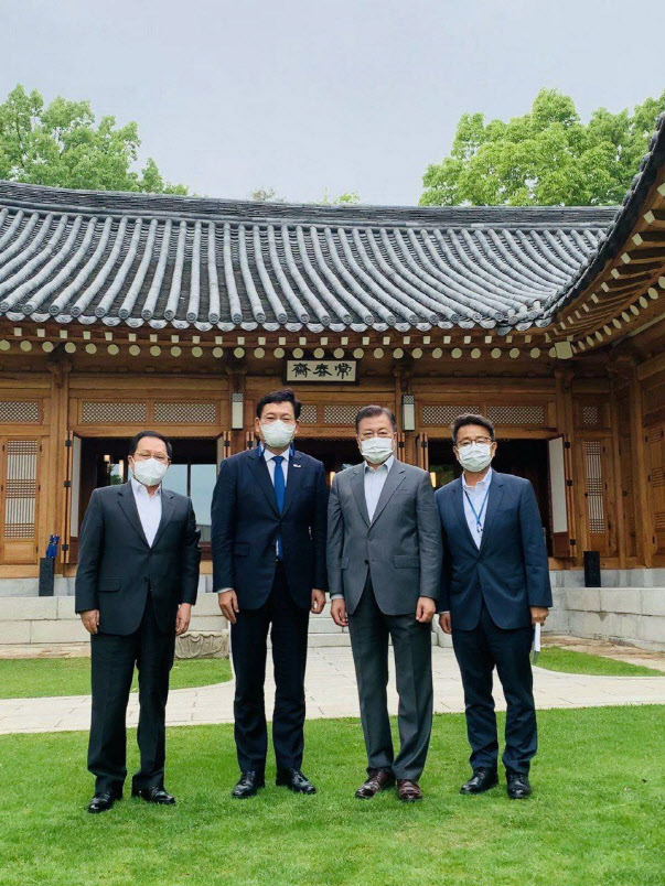 文대통령, 4일 송영길 대표와 오찬 회동…당청 `원팀` 강조(종합)