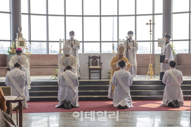 237년 역사의 韓 천주교, 누적 사제 수 6705명