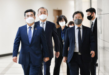 국방과학硏 간 서욱 장관…“첨단무기체계 개발 매진해달라”
