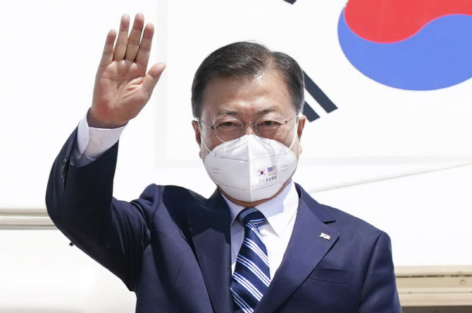 文대통령, 바이든과 첫 만남서 ‘백신+싱가포르’ 합의할까
