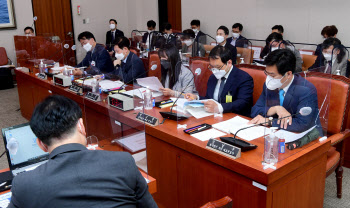 소상공인·자영업자 “손실보상 소급적용 절실”