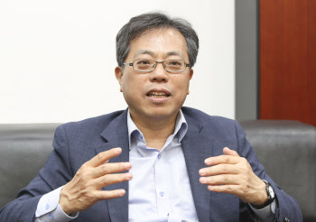 “컴공 입학 800명 돼도 모자르다…AI는 영어·수학과 같아”