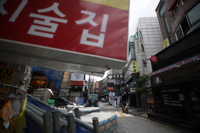 방역당국 "강북구 노래방 집단감염, 경기도 거주 이용자·종사자도 확진"