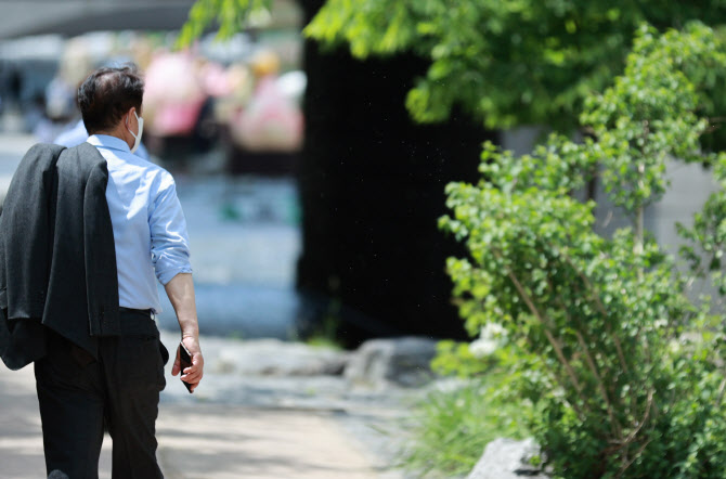 '날씨알리미' 앱에서 폭염ㆍ자외선 위험경고 받아보세요
