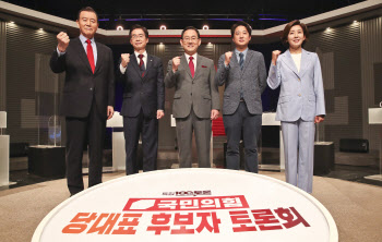 주호영 "강경투쟁 후회하나" vs 나경원 "투쟁 리더십 필요했어"