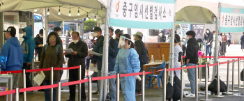 강북구 고교 집단감염 34명으로 늘어…이동형 선제검사 실시
