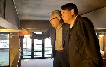 윤석열, '골목길 경제학자' 모종린과 회동…"골목상권 주인은 청년"