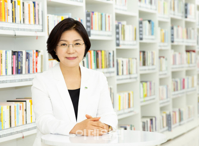 [포토] 김미경 은평구청장, 공약이행 평가 최고등급