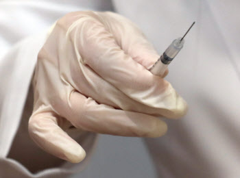 백신 접종 완료하고 감염…국내 돌파감염 총 9건 확인