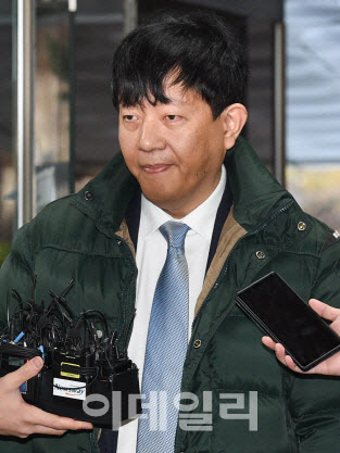 檢, '불법 콜택시' 논란 이재웅 항소심서 징역 1년 구형