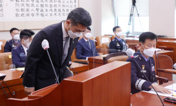 ‘박원순’ 꺼내든 野, 권력형 성범죄 질타…서욱, 고개 숙였다