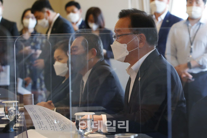 [포토] 모두발언하는 김부겸 총리