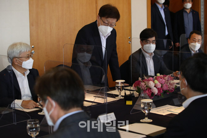 [포토] 인사말하는 김영주 위원장