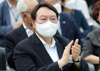 `등판 초읽기` 윤석열, 대선캠프 대변인 투톱 확정