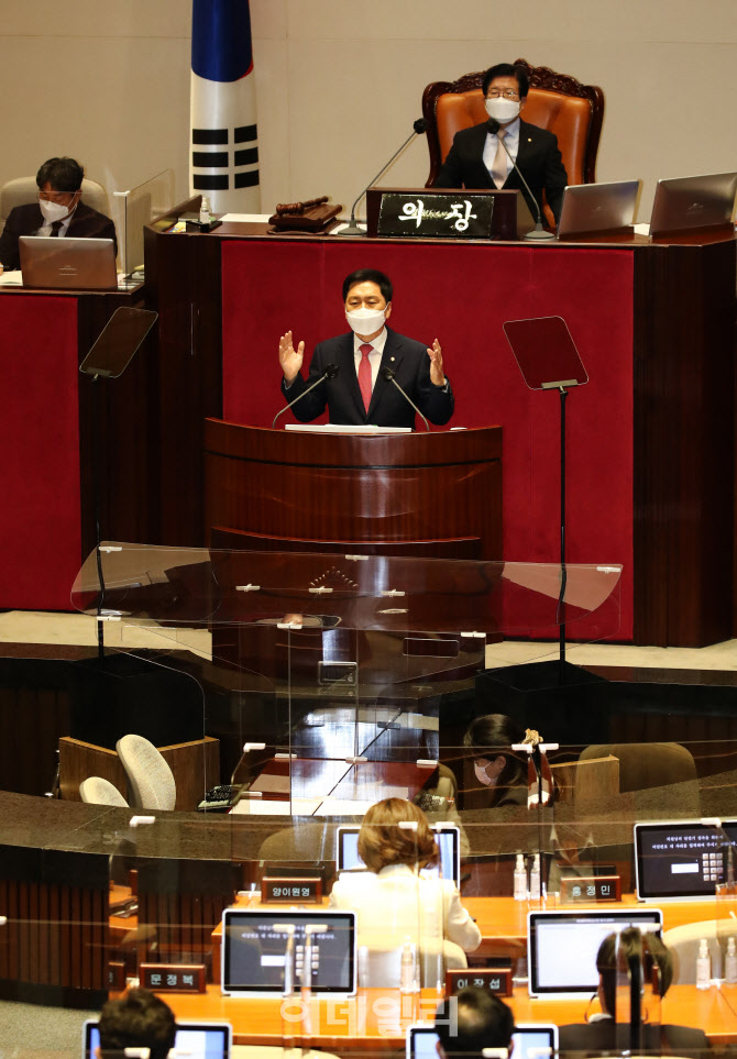 [포토]김기현, "文정부와 586 운동권이 대한민국에 해악 끼쳐"