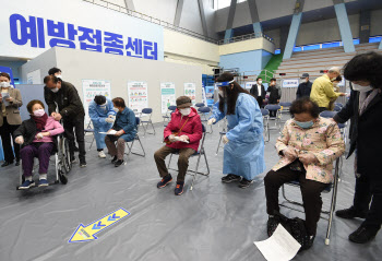 방역당국 "6월 접종 거의 종료, 당분간 SNS 잔여백신 어려워"