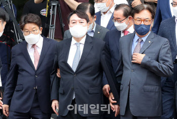 '좌진석 우성동' 윤석열, 대선출마...이준석 "인상적" (전문)