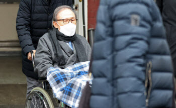 이명박 '논현동 사저' 팔렸다…112억원에 낙찰