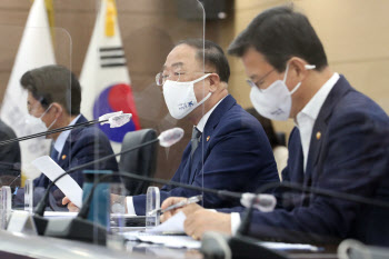 홍남기 “해외수주 300억달러 달성, 수주 구조 고도화 추진”