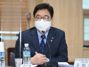 민주 우원식 "재난지원금 전국민에게…'캐시백' 소비진작 어려워"