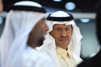 "증산 할당 늘리라"는 UAE, "안 된다"는 사우디…커지는 유가 불확실성