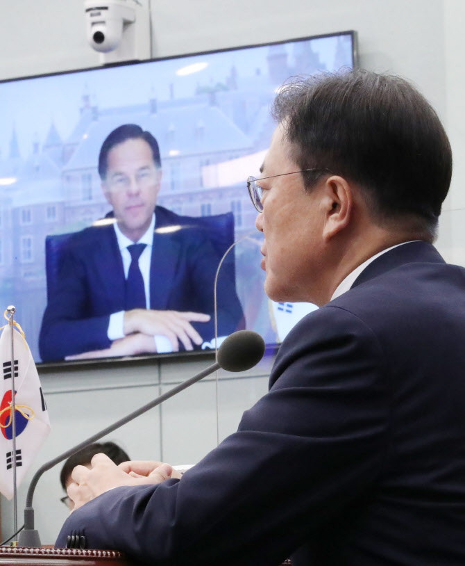 [전문]文대통령-네덜란드 총리 “반도체 공급망 더욱 공고히”