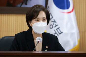 지방공기업 고졸채용목표제 도입…공무원도 고졸채용 늘린다