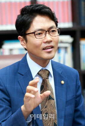 김광진 "박성민, 청년 고민 잘 전달할 것"