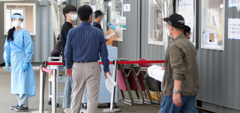 4차 대유행에 '주말효과' 실종…토요일에도 1000명대 전망