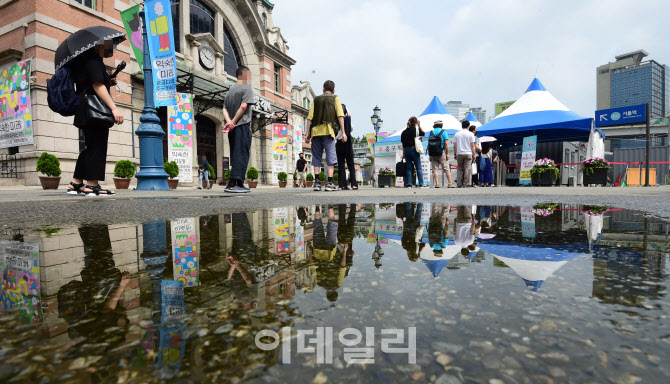 [포토]엿새 연속 1천 명대 확진…3명 중 1명은 '델타 변이'