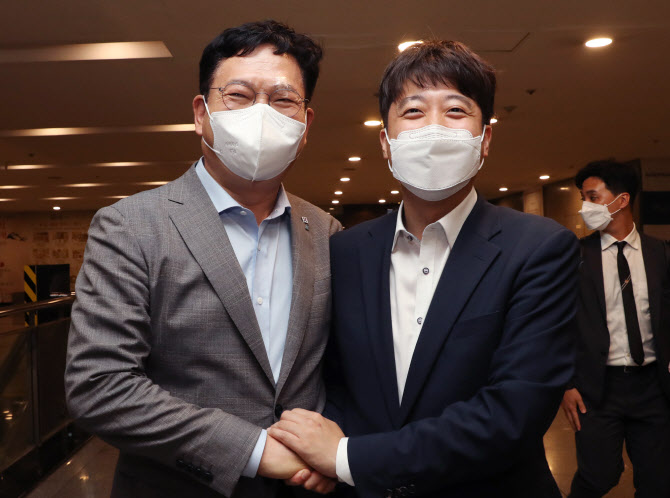 [퇴근길 뉴스] “이준사기”에 ‘좋아요’, 30대 대표 첫 난관