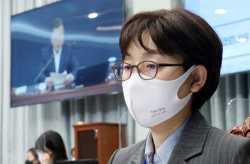 총체적 방역실패, 불거진 '기모란 책임론'…"이번에는 누구든 책임져야"