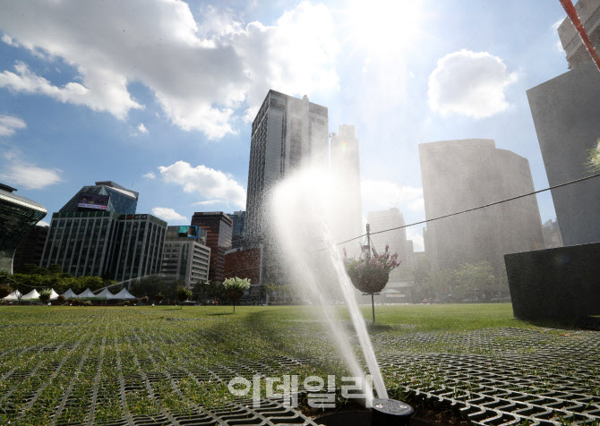 [포토]연일 계속되는 살인적인 폭염