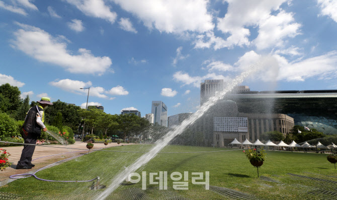 [포토]'아침부터 숨 막히는 더위'