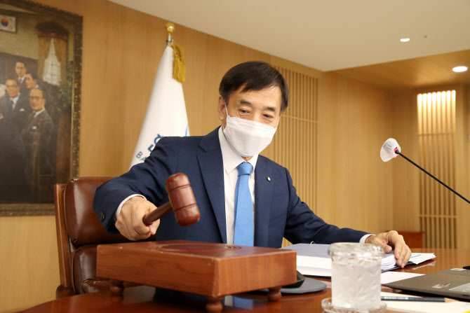 [속보]이주열 "내년 마이너스 GDP갭 해소 전망"