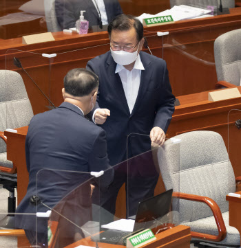“고소득자가 이해해달라” 정부, 지원금 80% 지급 고수(종합)