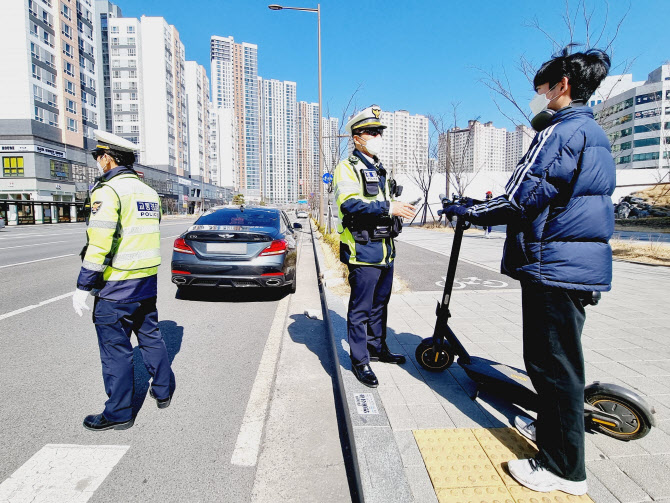 경기북부경찰 암행순찰 활동 효과 '최고'…이륜차 사망사고 59% 감소