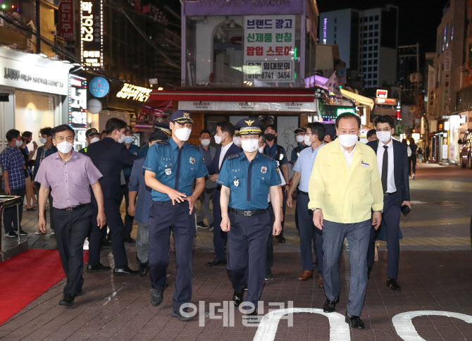 김창룡 경찰청장, 홍대 유흥가 방역실태 점검…“위반행위 엄정대응”