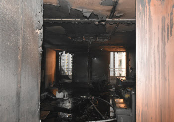 '에어컨서 불'…잠실 아파트 화재로 59명 대피